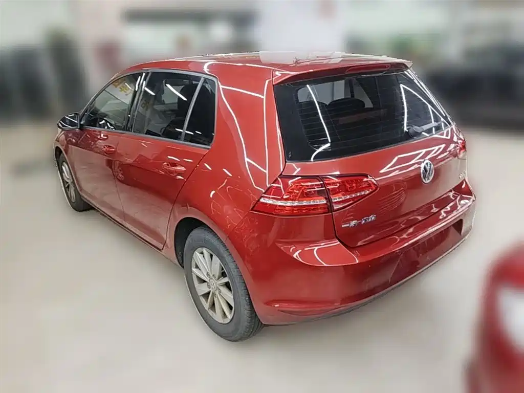 Volkswagen Golf 2014 1.6L Automatic Fashion Edition фото 9