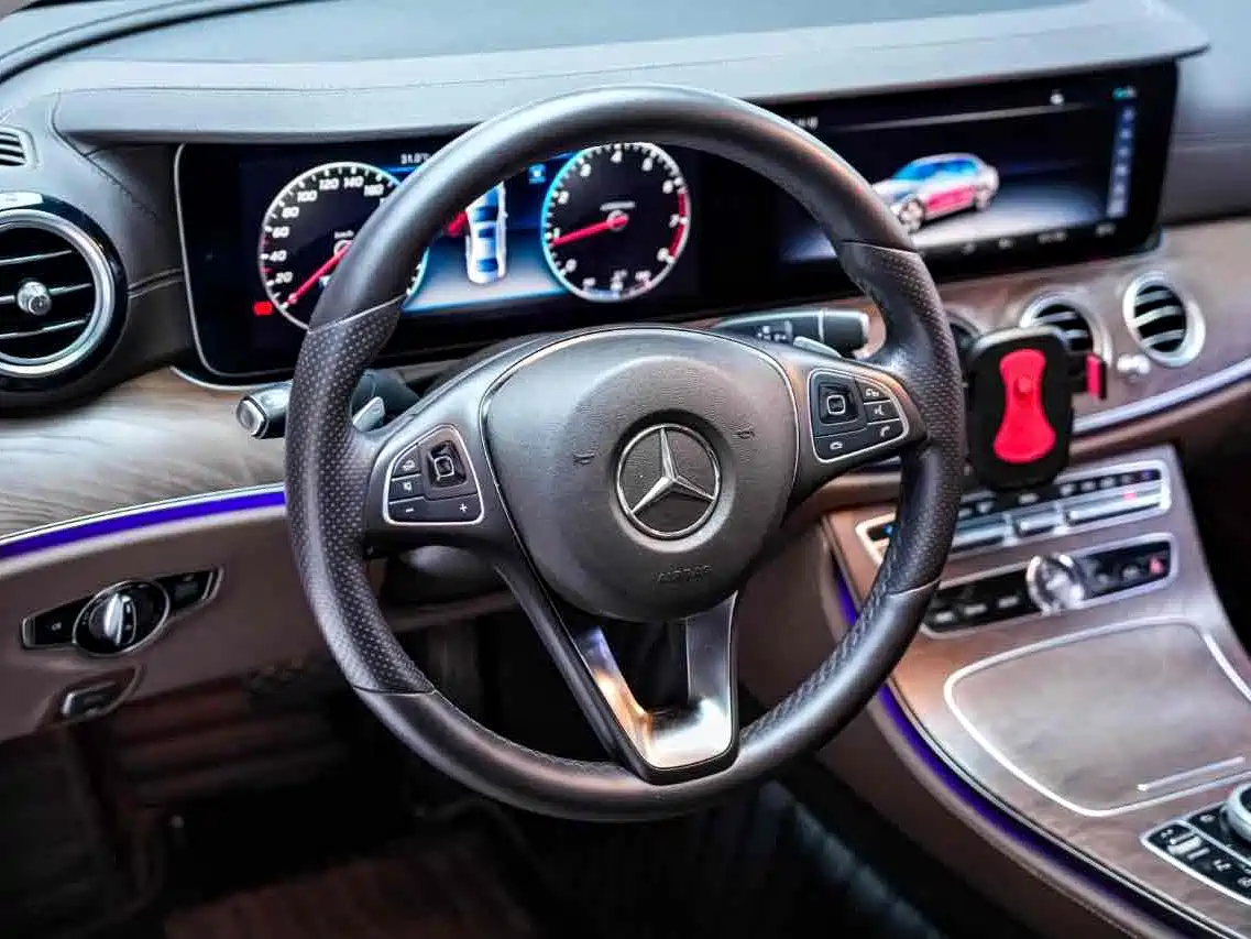 Mercedes-Benz E-Class 2018 Facelift E 200 L 4MATIC фото 4