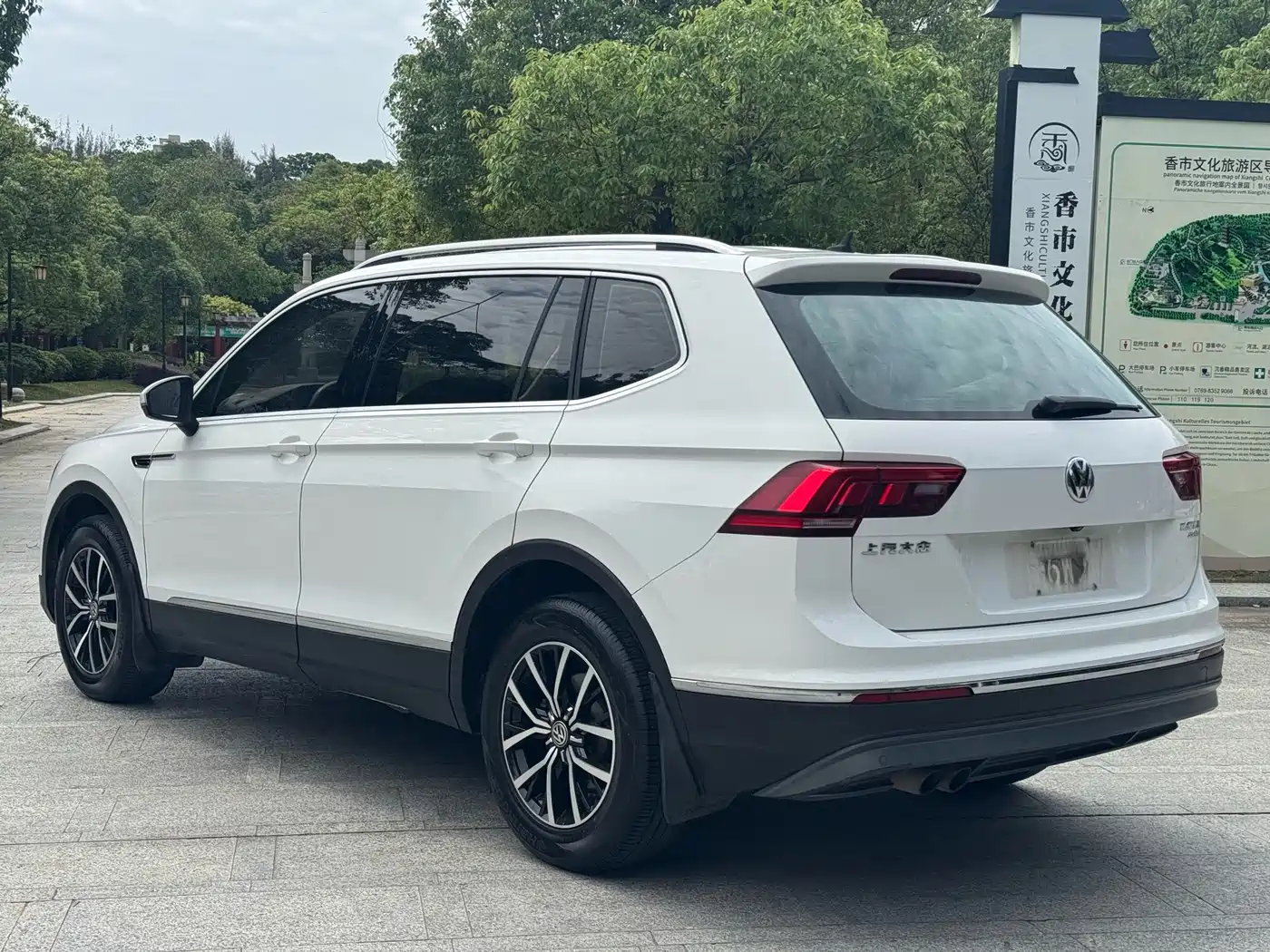Volkswagen Tiguan L 2017 330TSI Automatic 2WD Comfort Edition фото 10