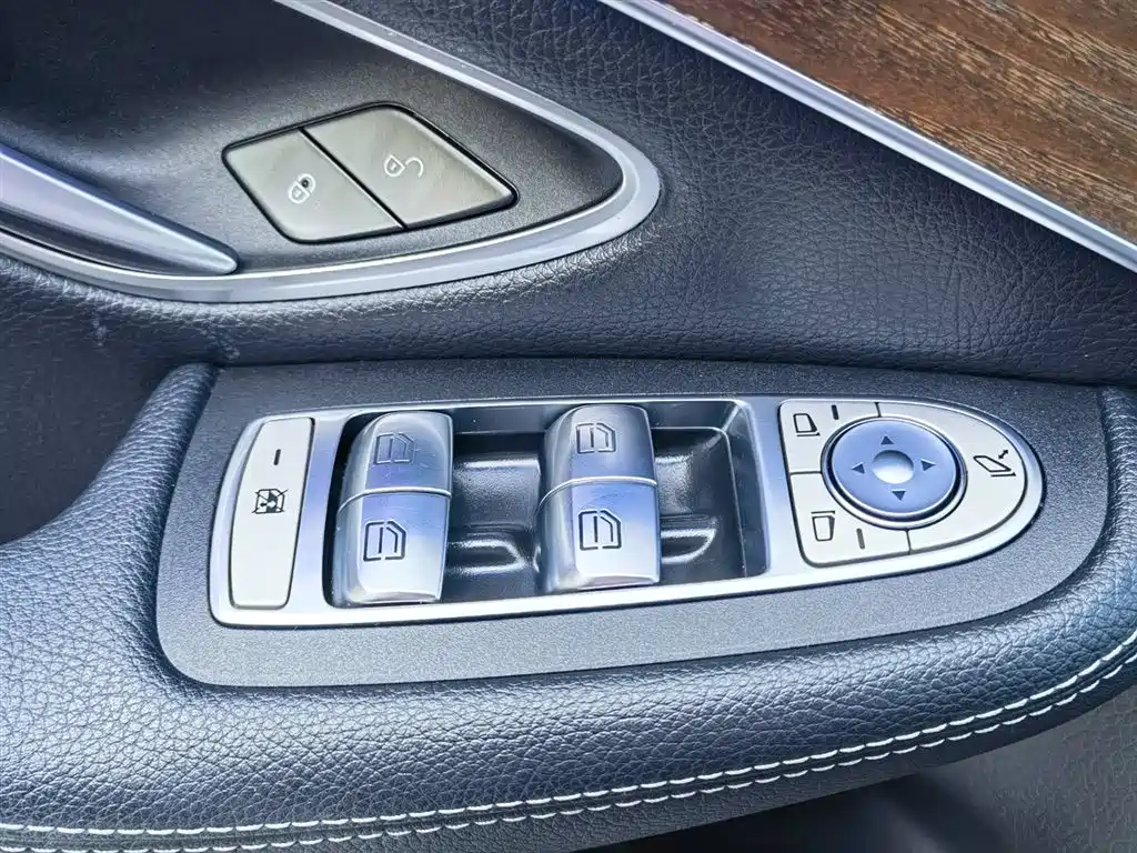 Mercedes-Benz GLC 2021 GLC 260 L 4MATIC Luxury фото 32