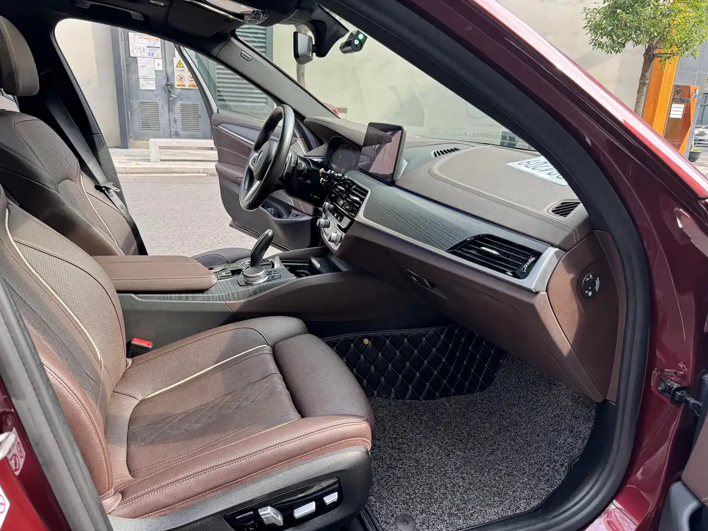 BMW 5 Series 2021 530Li Premium M Sport Package фото 11