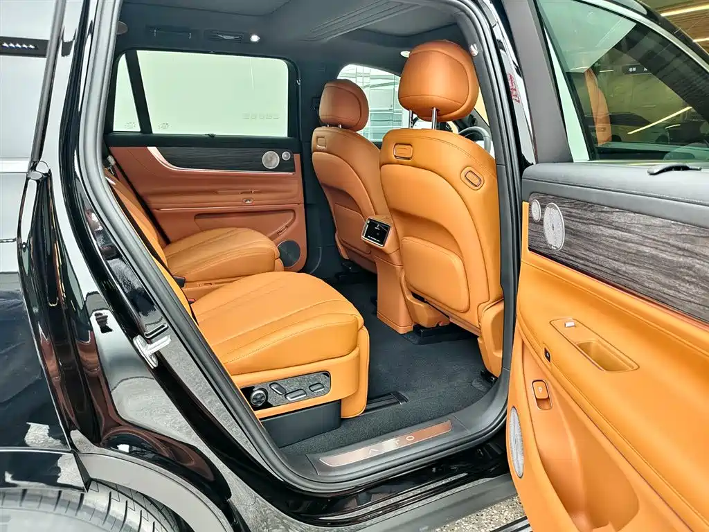 AITO Wenjie AITO M9 2025 Extended Range Ultra 52kWh 6-Seater фото 16