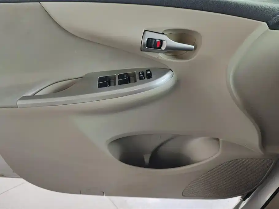 Toyota Corolla 2012 Styling Edition 1.6L Automatic GL фото 7
