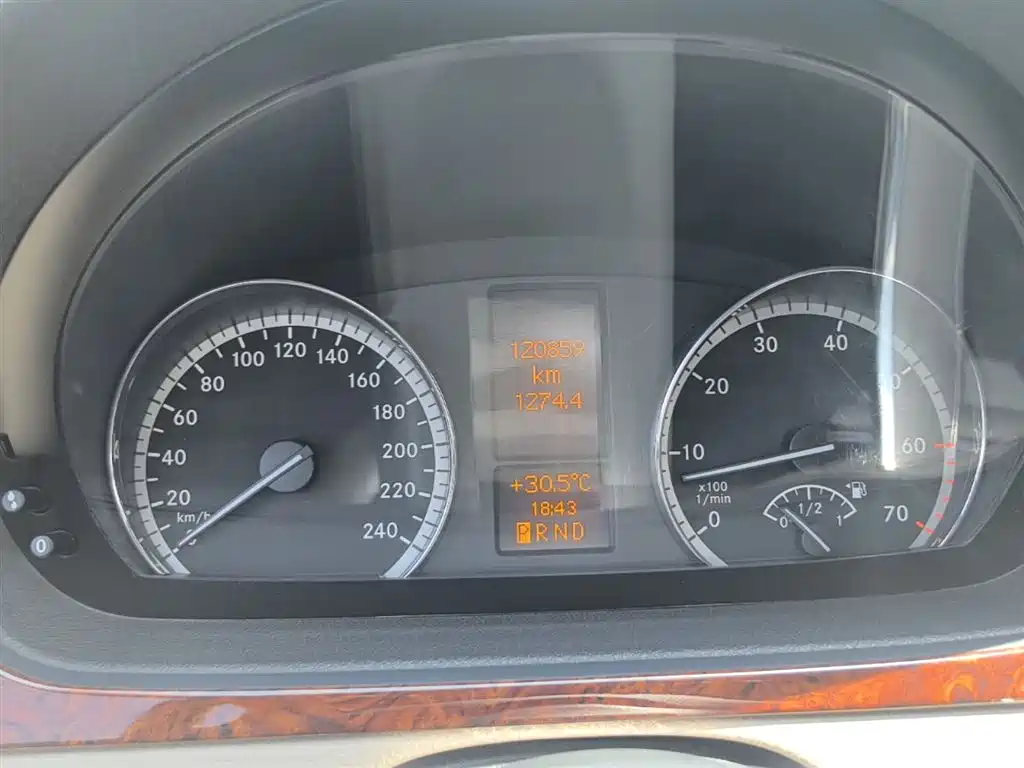 Mercedes-Benz Viano 2013 3.0L Comfort Edition фото 12