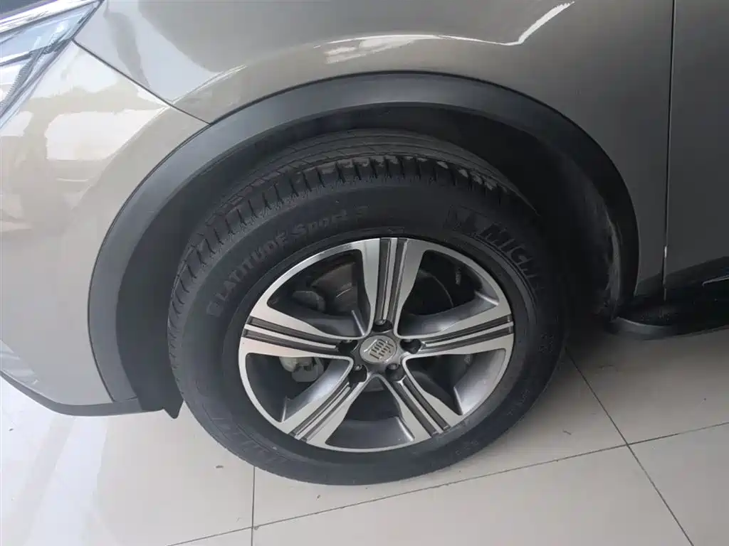BYD Tang 2018 2.0T Automatic Smart Connection Delight Edition 7-Seater China V фото 23