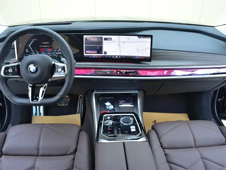 BMW 7 Series 2023 Model 740Li Leading M Sport Package фото 6