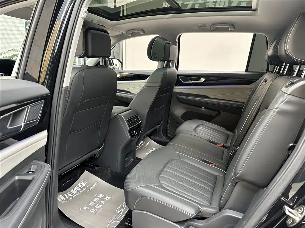 Volkswagen Teramont 2023 330TSI FWD Premium Luxury Edition фото 7