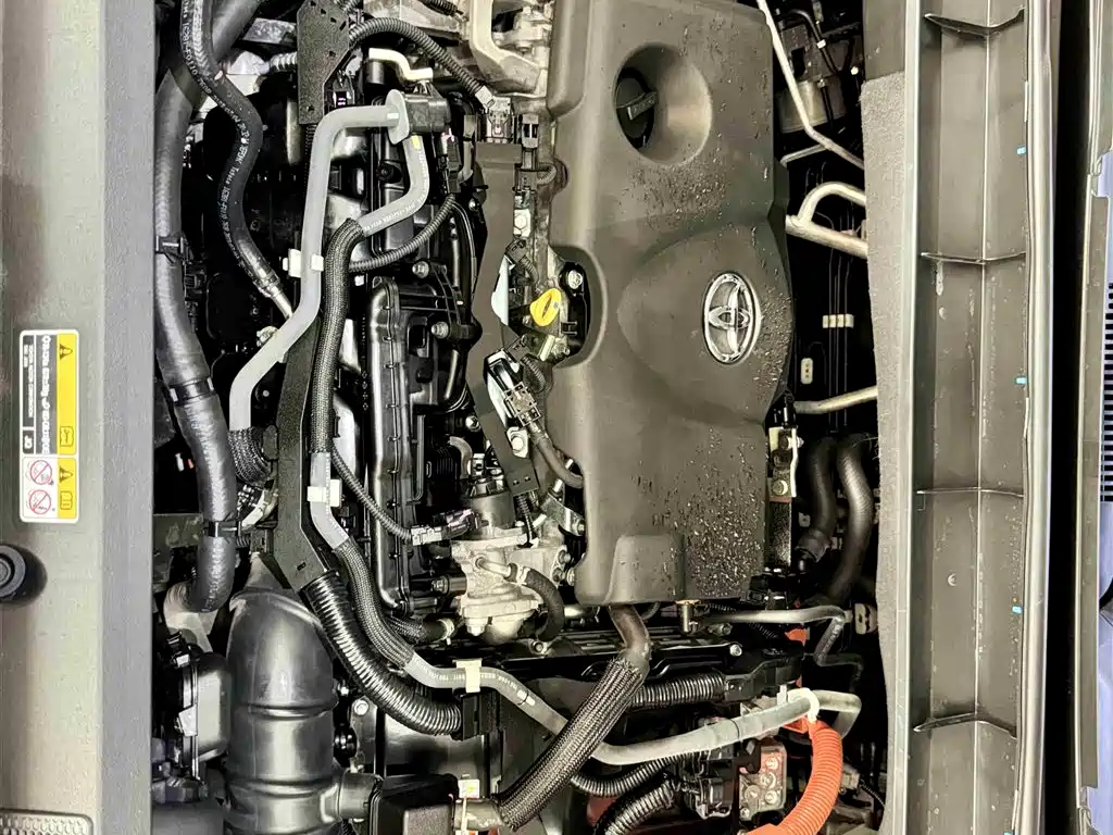 Toyota Highlander 2023 2.5L Smart Hybrid Dual Engine AWD Premium 7-Seater фото 26