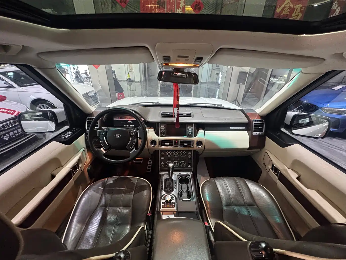 Land Rover Range Rover 2011 5.0 SC V8 фото 11