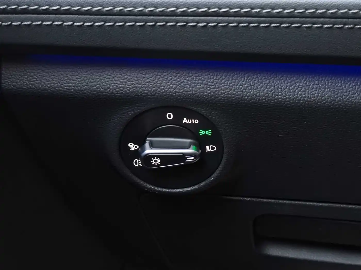 Volkswagen Sagitar 2023 300TSI DSG Surpassing Edition фото 18