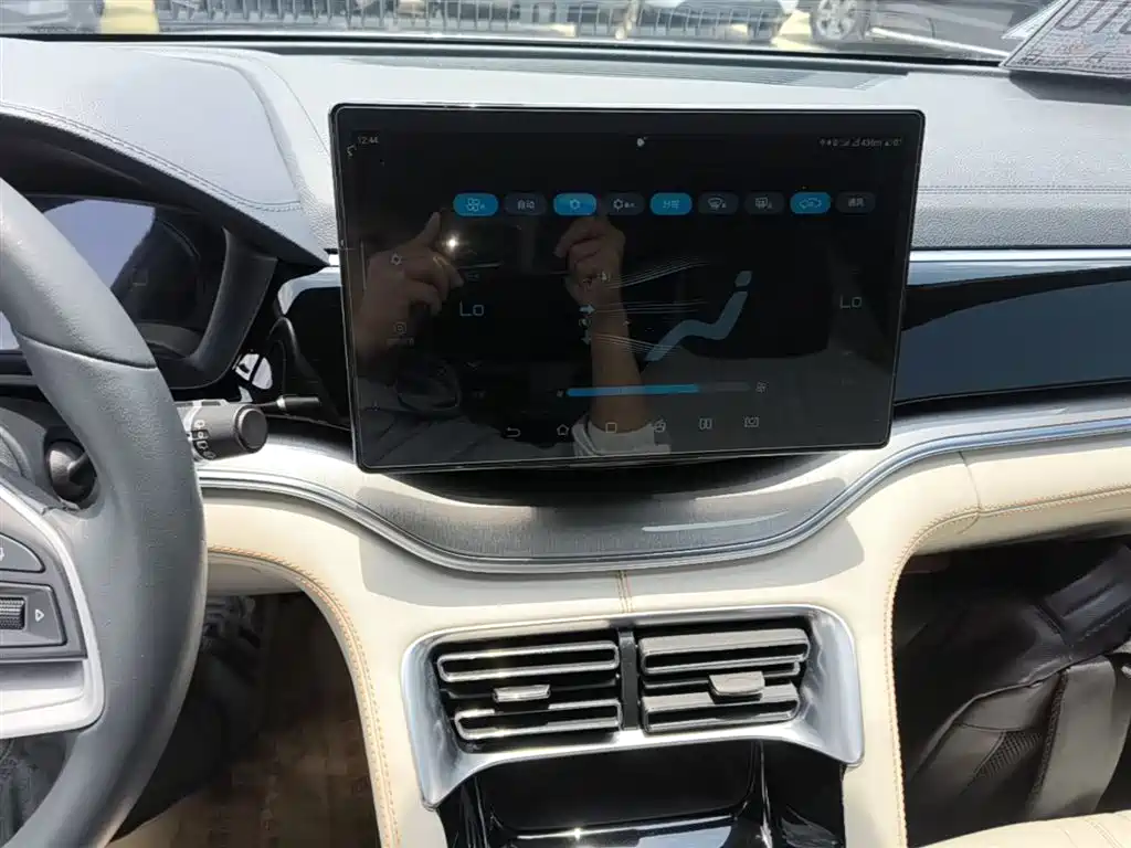 BYD Song PLUS PHEV 2021 EV Premium Model фото 9