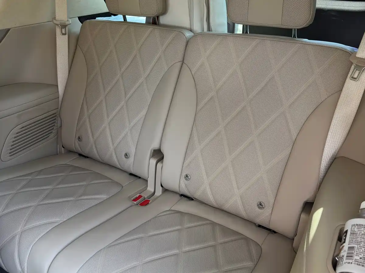 AITO Wenjie AITO M9 2026 Extended Range Ultra Edition 52kWh 6-seater фото 16