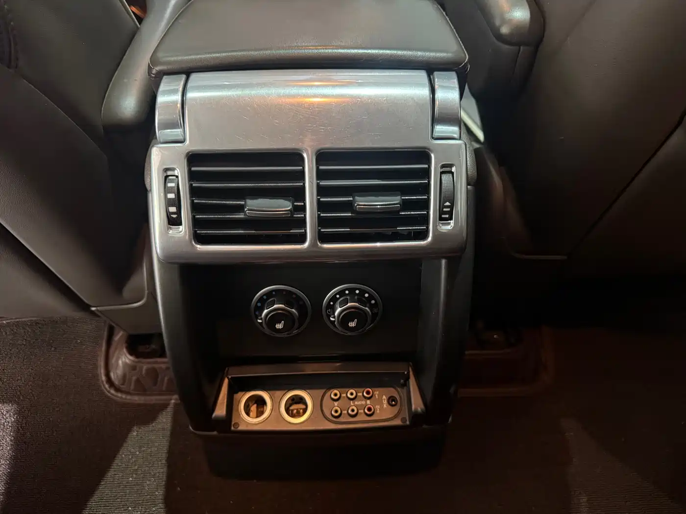 Land Rover Range Rover 2011 5.0 SC V8 фото 17