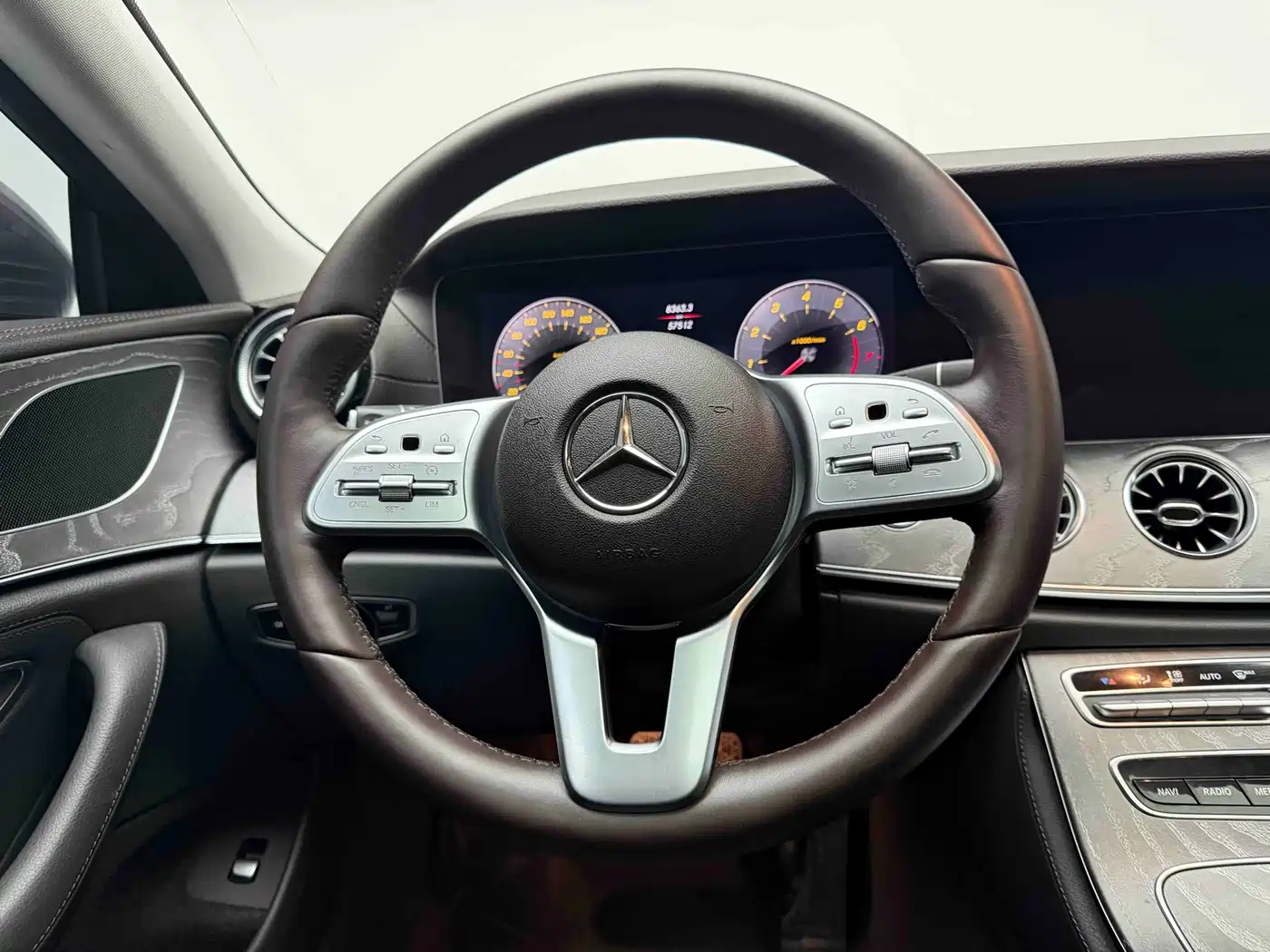 Mercedes-Benz CLS 2018 CLS 300 Dynamic фото 8
