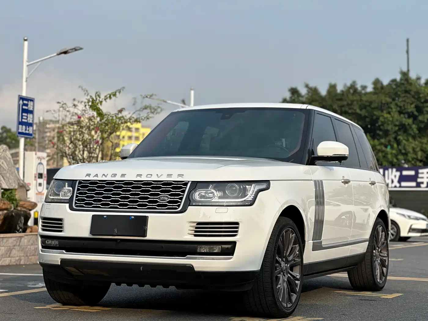 Фото 1 - Land Rover Range Rover