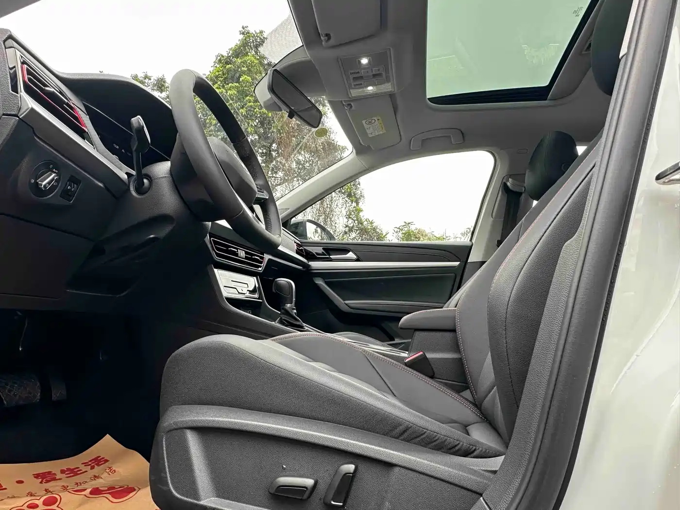 Volkswagen Lavida 2024 Model 300TSI DSG Starlight Leading Edition фото 7
