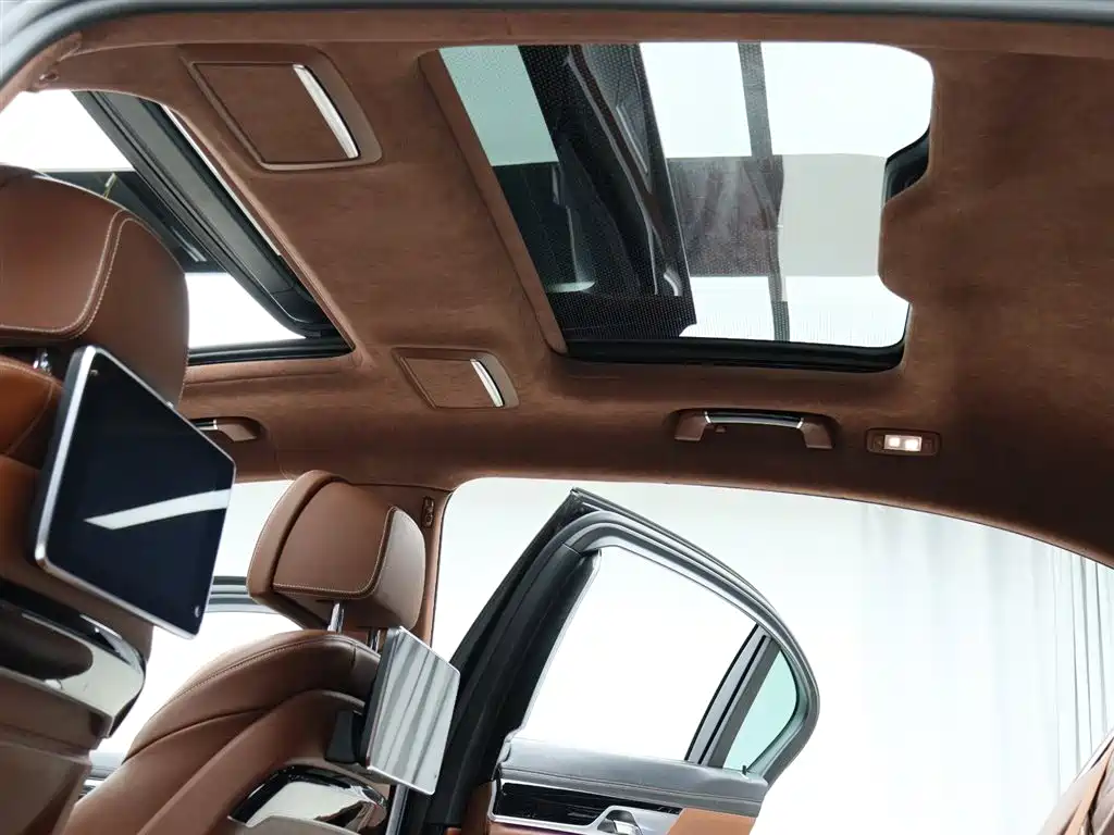 BMW 7 Series 2019 Facelift 750Li xDrive V8 M Sport Package фото 8