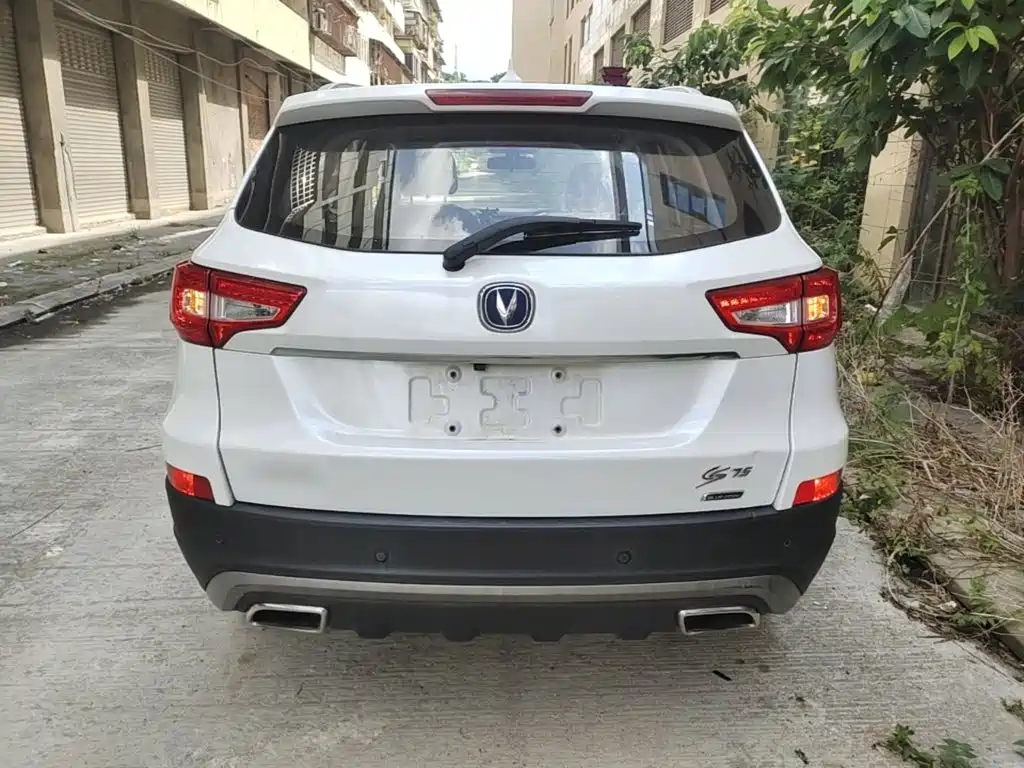 Фото 6 - Changan CS75