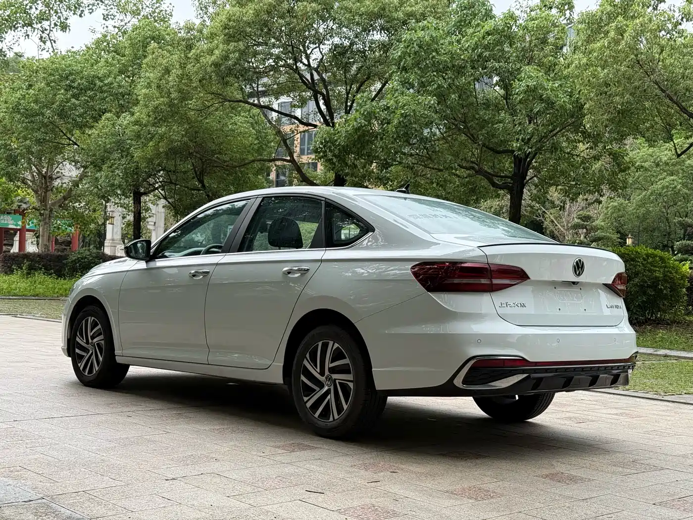 Volkswagen Lavida 2024 Model 300TSI DSG Starlight Leading Edition фото 10