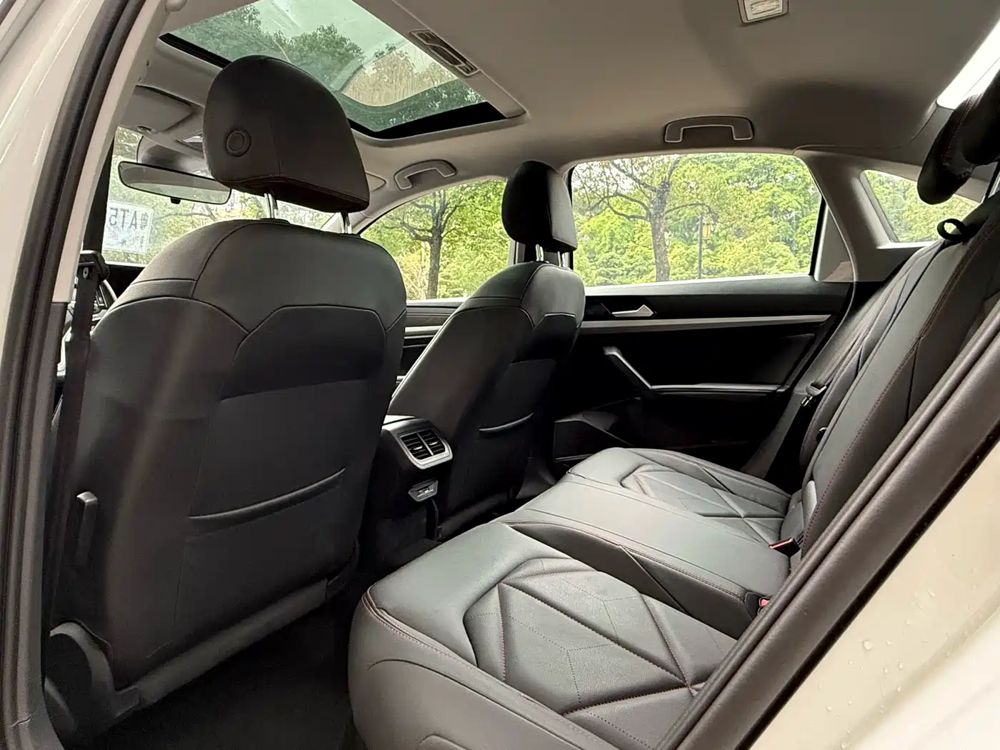 Volkswagen Lavida 2024 Model 300TSI DSG Starlight Leading Edition фото 6