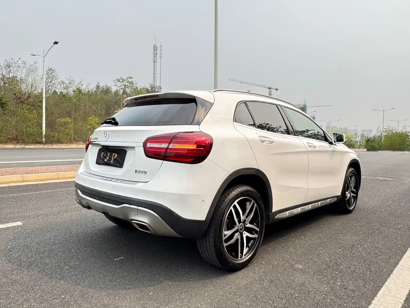 Mercedes-Benz GLA 2017 GLA 200 Fashion фото 14