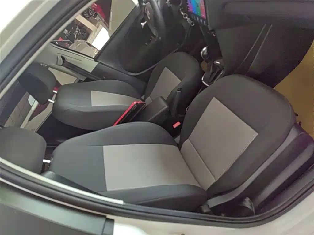 Volkswagen Polo 2016 1.4L Automatic Trend фото 25