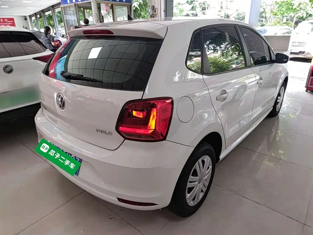 Volkswagen Polo 2016 1.4L Automatic Trend фото 7