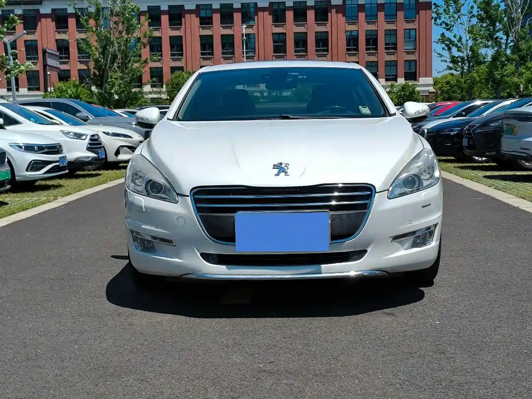 Peugeot 508 2013 2.3L Roland Garros Edition фото 2