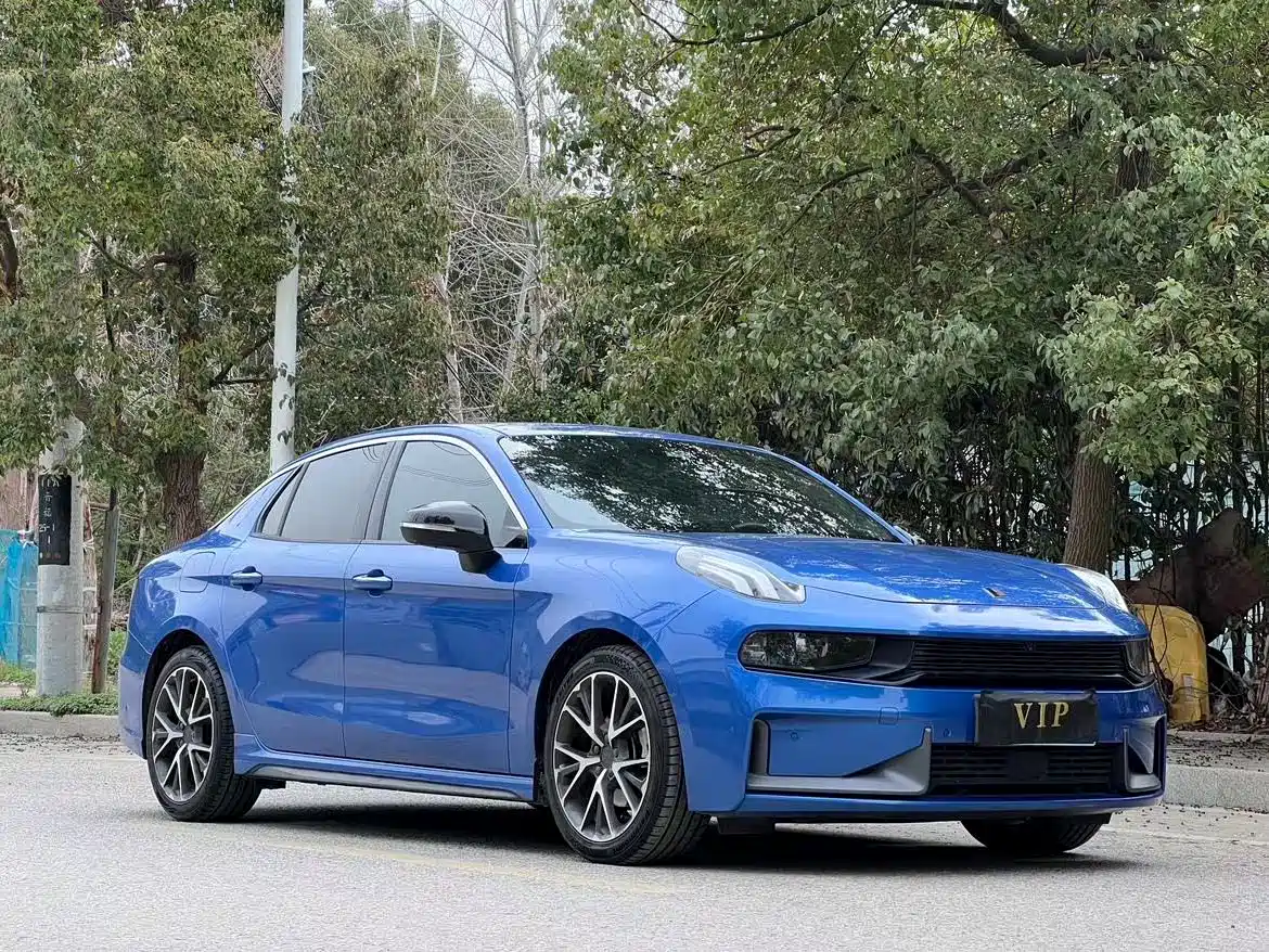 Lynk & Co 03 2020 1.5TD DCT Type Pro Edition фото 3