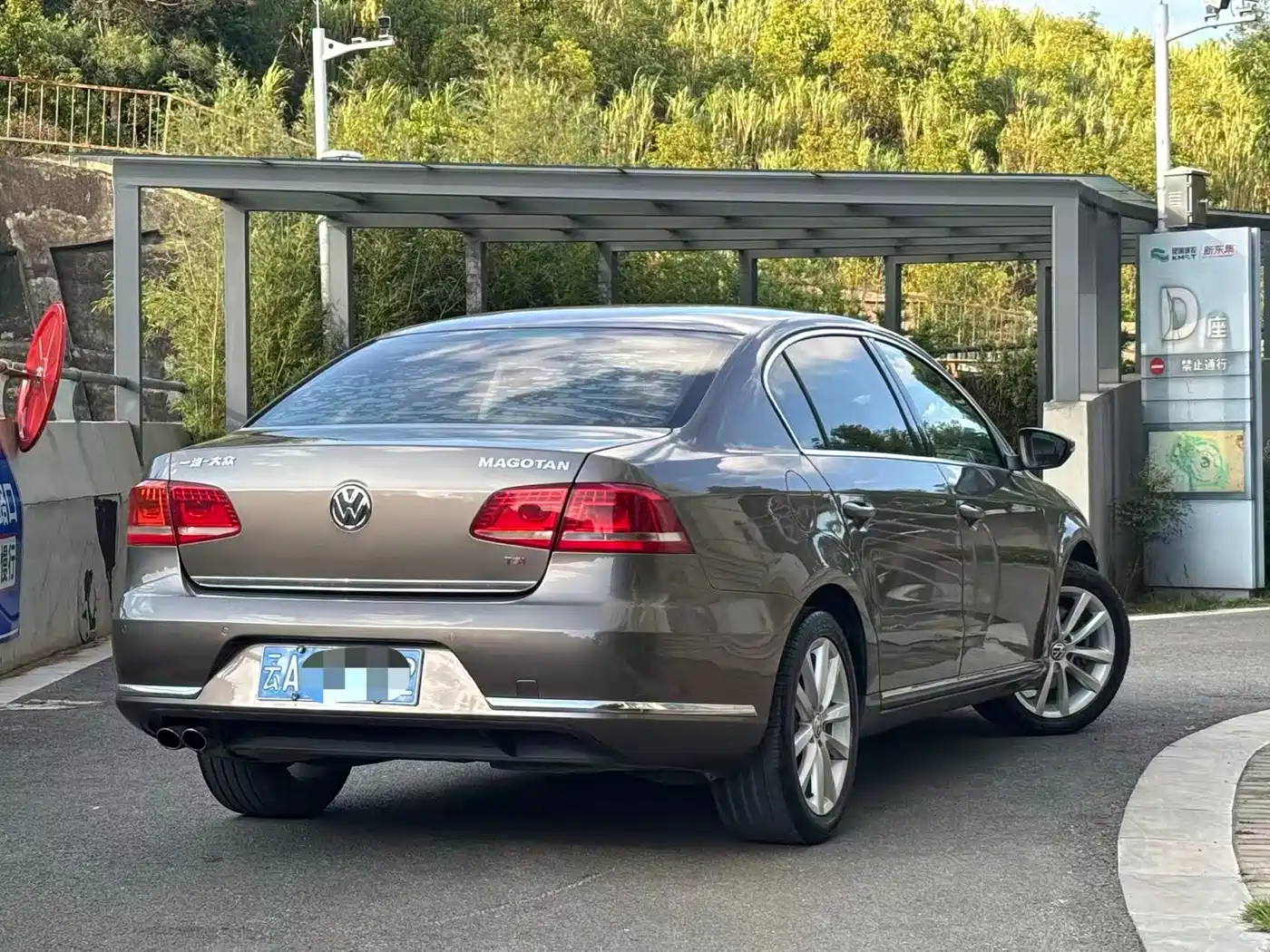 Volkswagen Magotan 2013 1.8TSI Premium фото 6