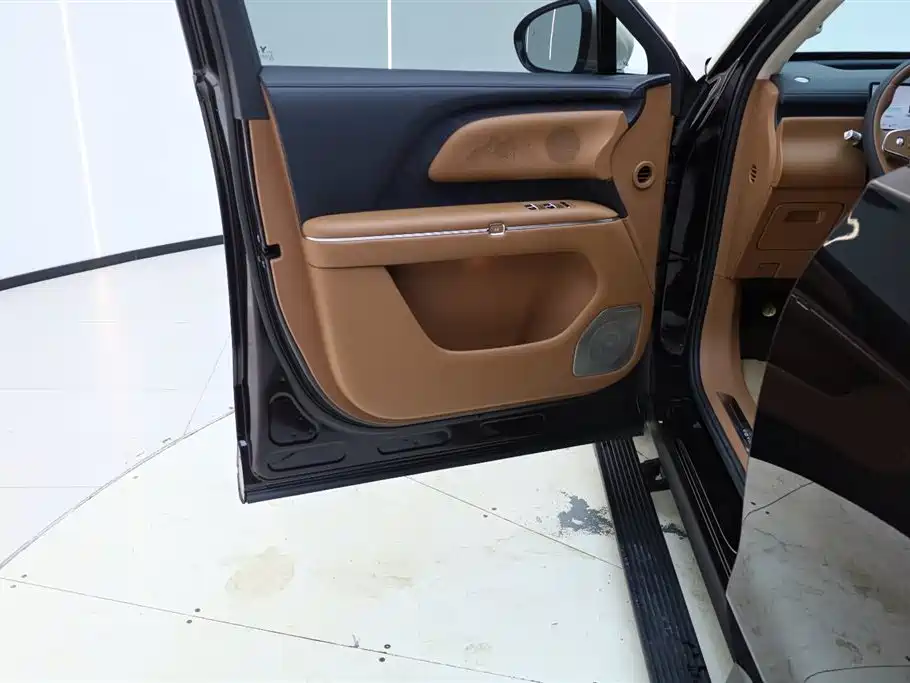 Voyah Auto VOYAH Taisan 2026 Model Base фото 17