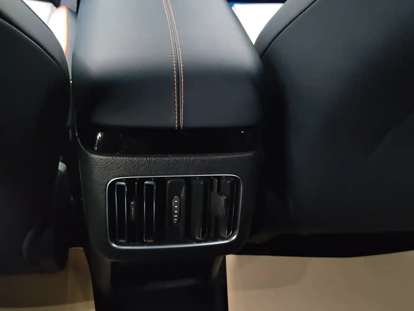 BYD Song PLUS PHEV 2021 DM-i 110KM Flagship PLUS фото 18