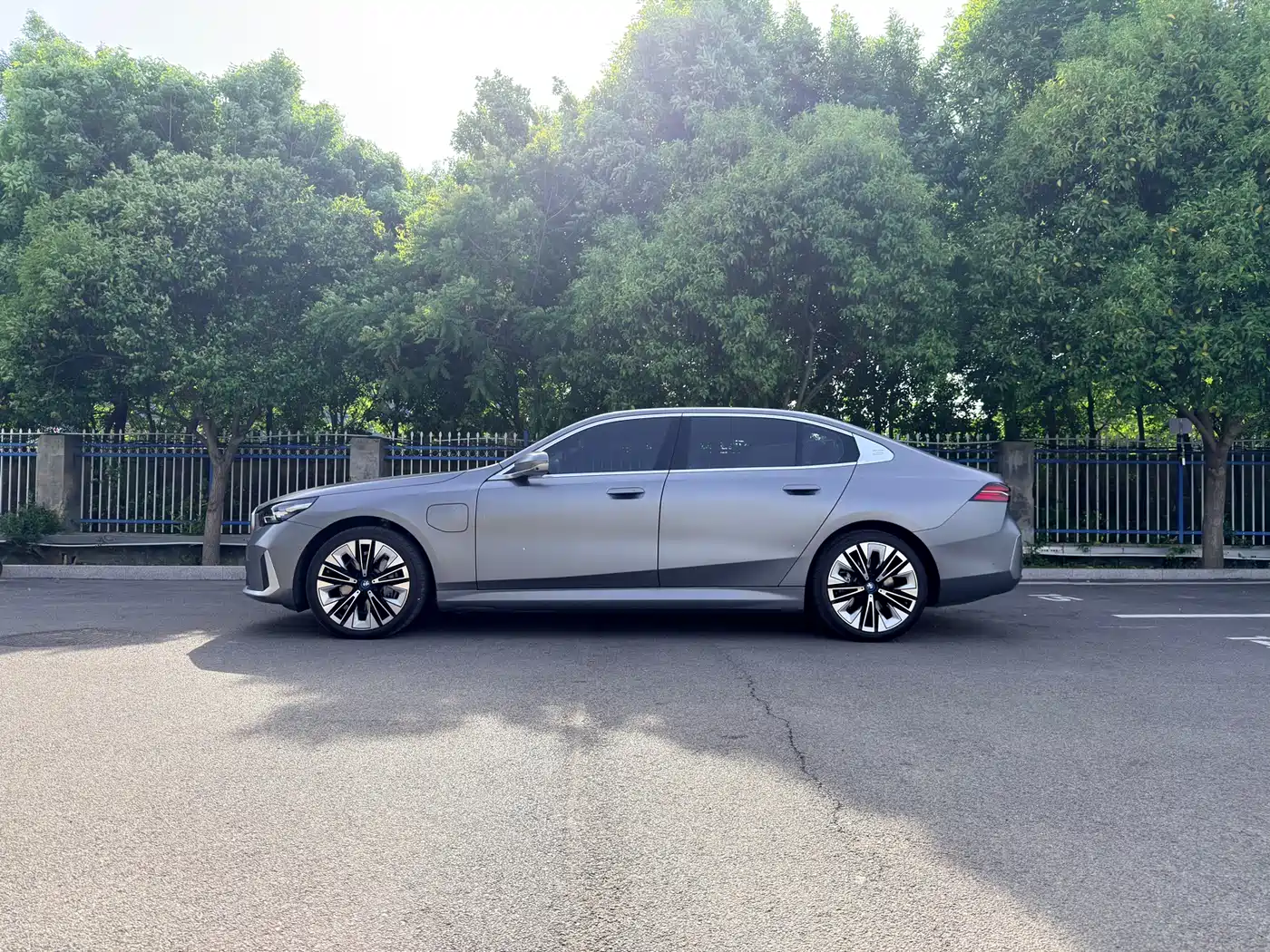BMW i5 2025 xDrive 50L Luxury Package фото 7