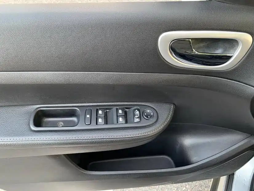 Peugeot 307 2013 1.6L Automatic CROSS фото 10