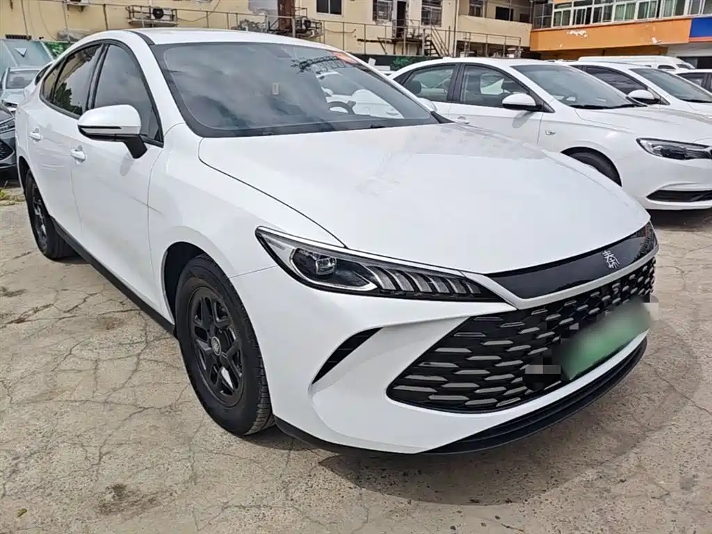 BYD Qin PLUS 2025 DM-i Smart Drive 55KM Leader фото 4