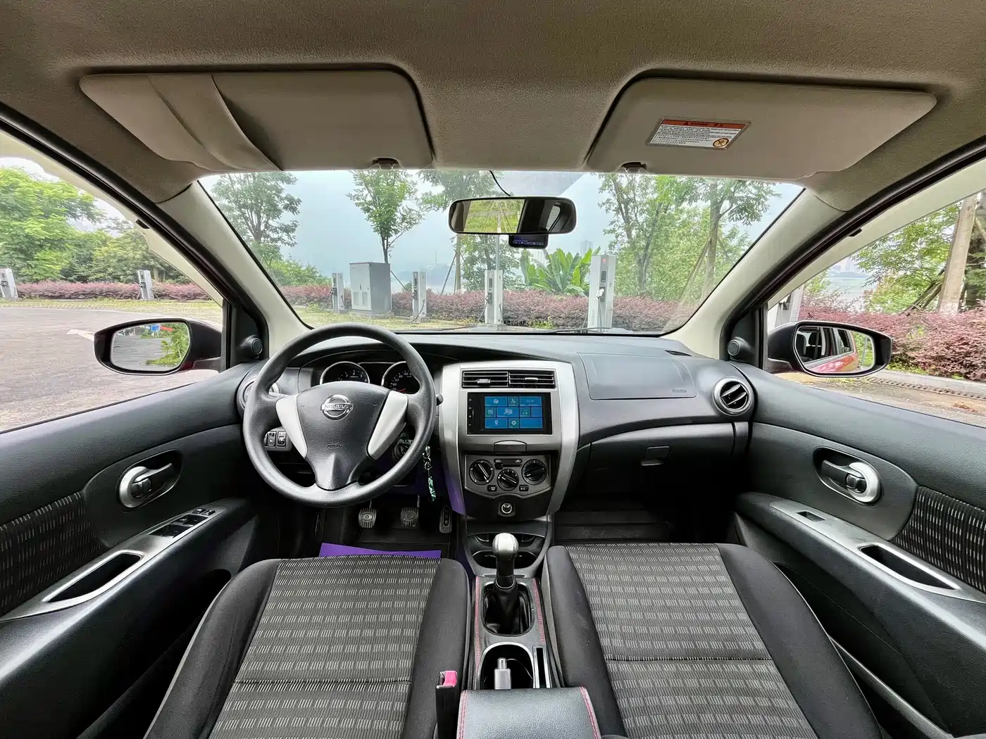Nissan Livina 2014 2013 Sharp 1.6XL Manual Comfort