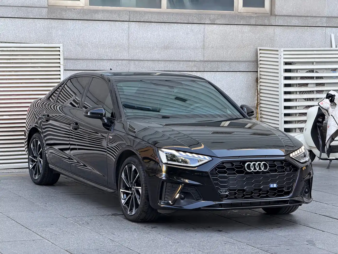 Audi A4L 2023 40 TFSI Luxury Sport фото 3