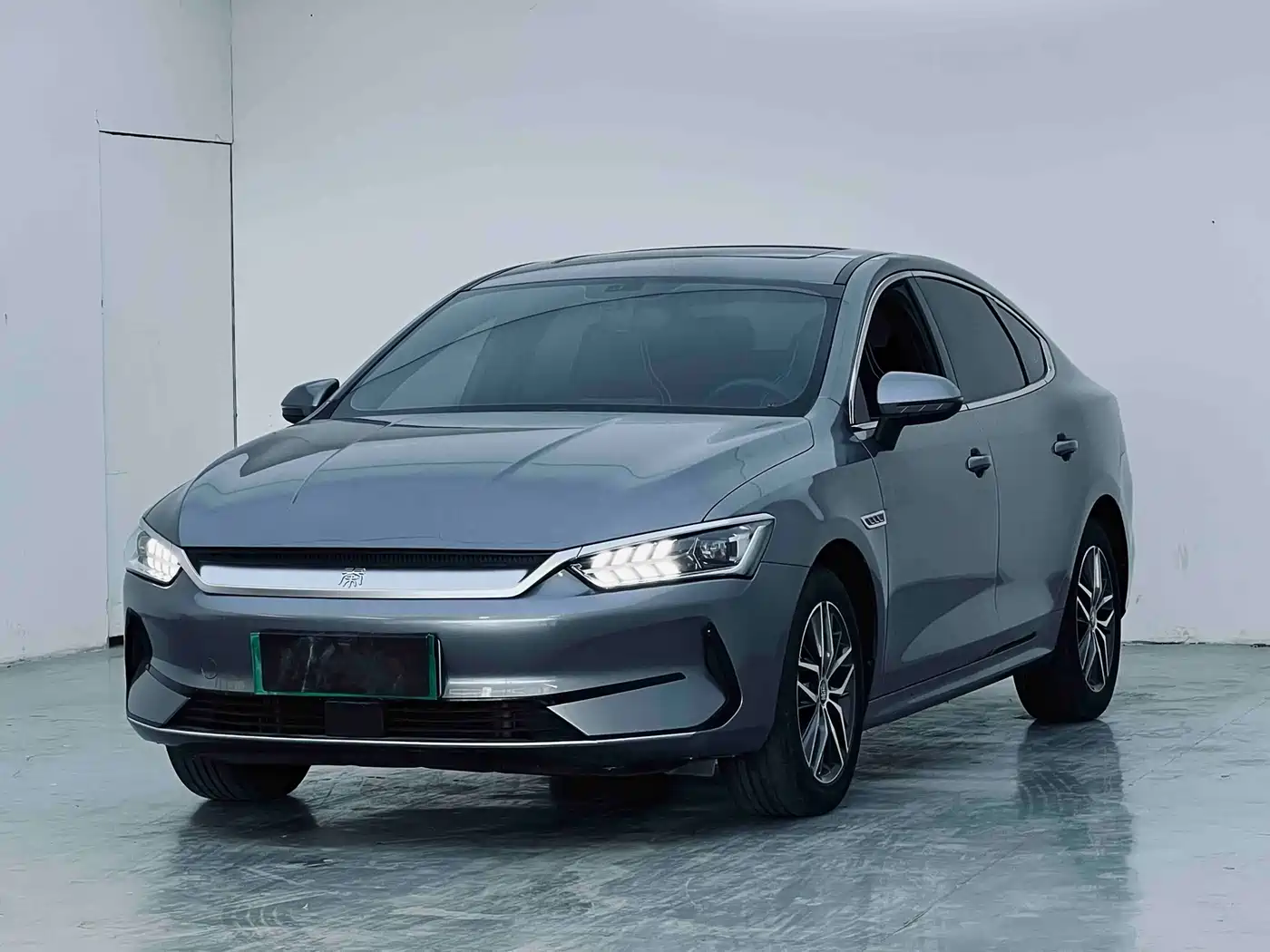 BYD Qin PLUS 2021 EV 400KM Luxury Model