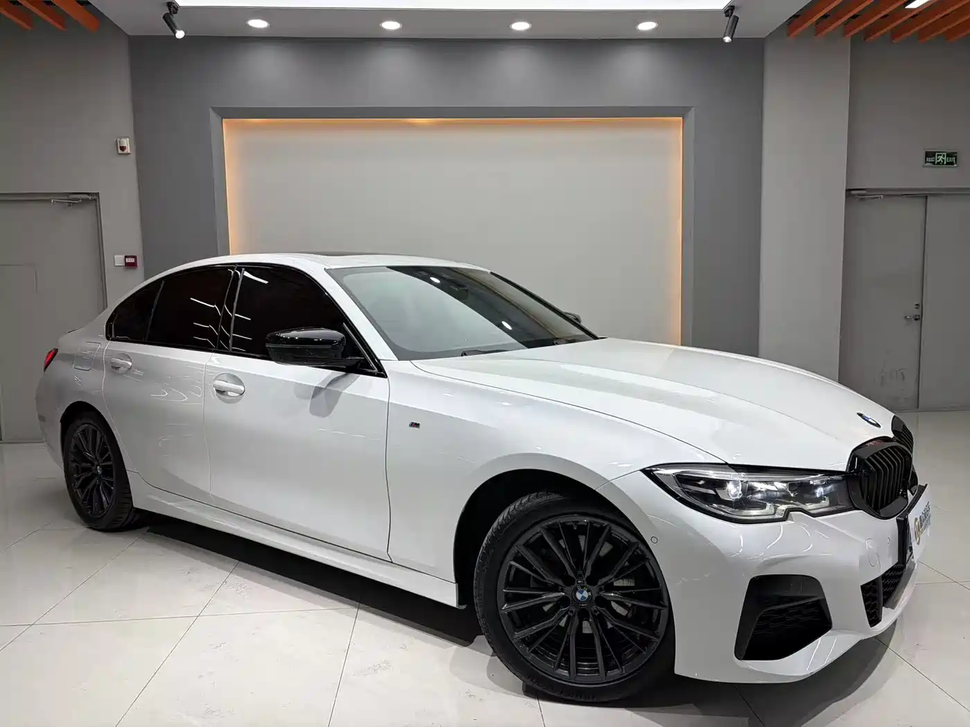 BMW 3 Series 2020 Facelift 325i M Sport Night Edition фото 3