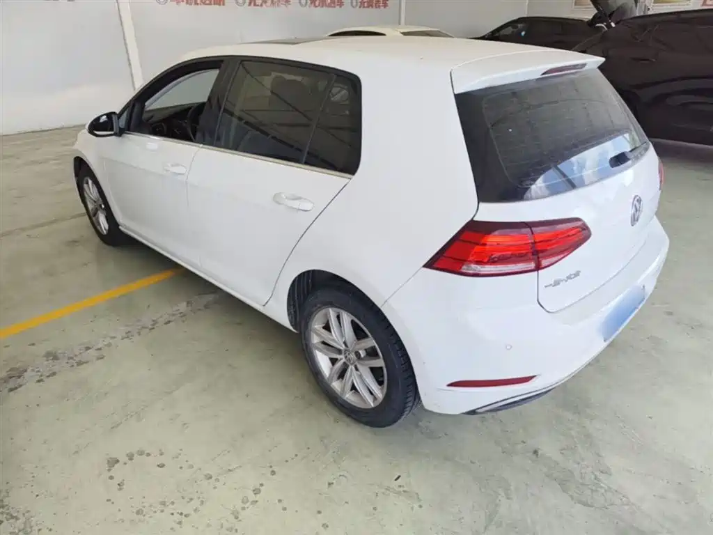 Volkswagen Golf 2018 1.6L Automatic Comfort фото 5