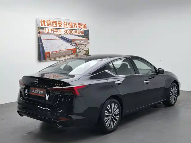 Nissan Teana 2024 2.0L SV Black Gold Edition — фото 2