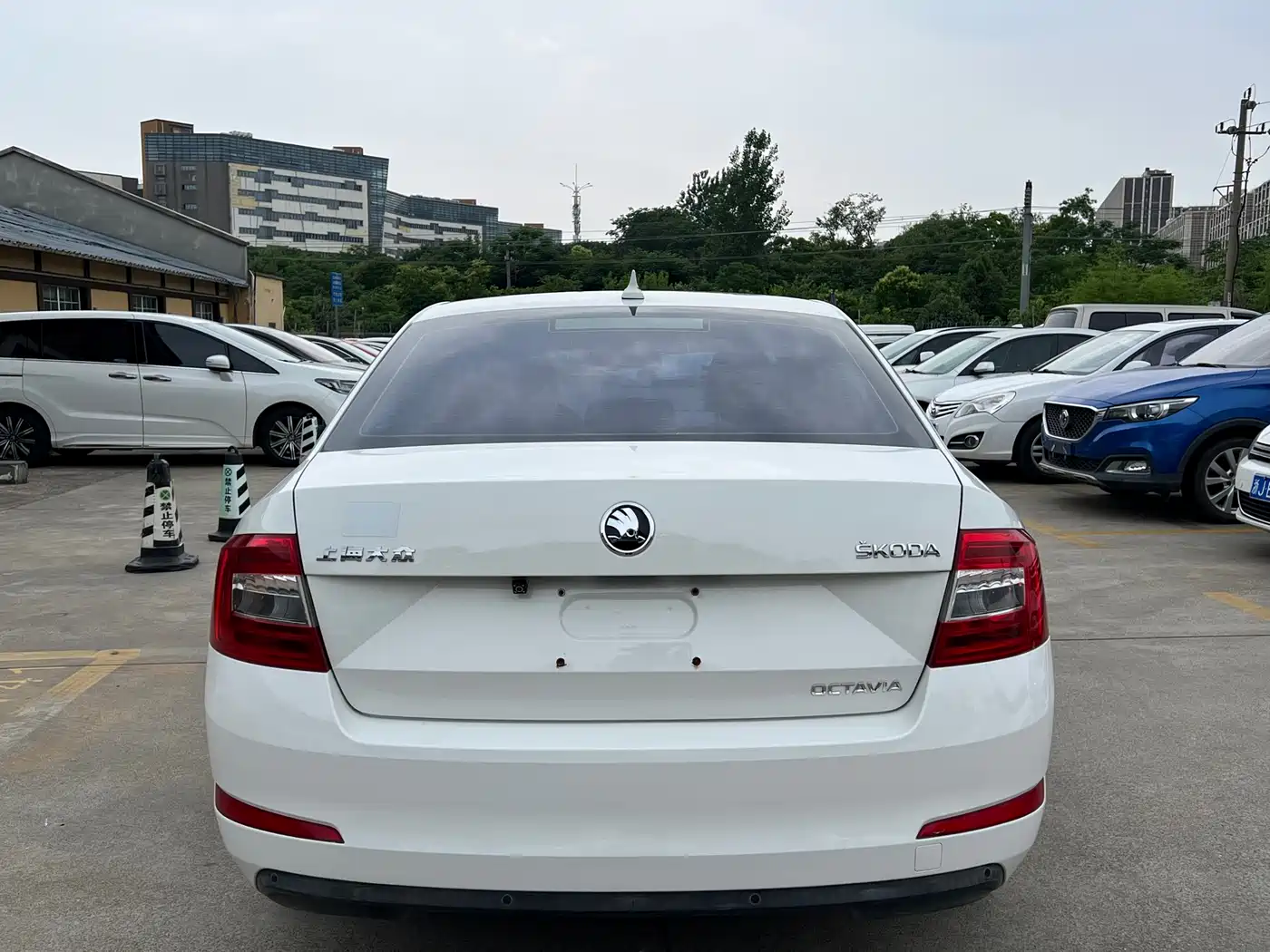 Škoda Octavia 2015 1.6L Automatic逸杰版 фото 10