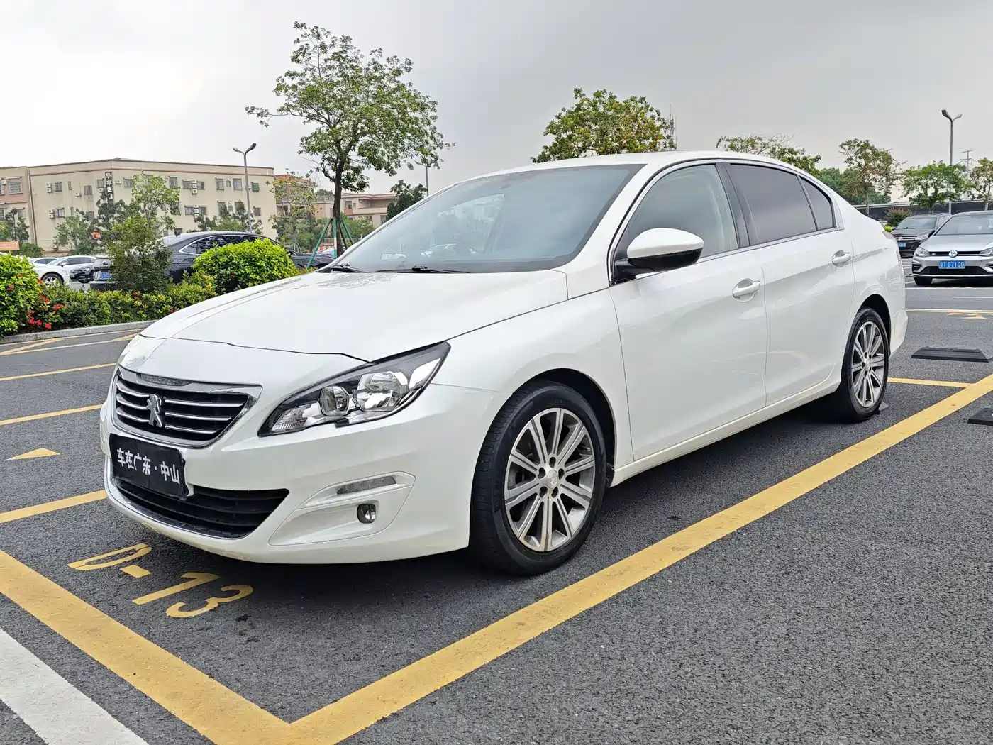 Peugeot 408 2016 1.6T Automatic Luxury Edition