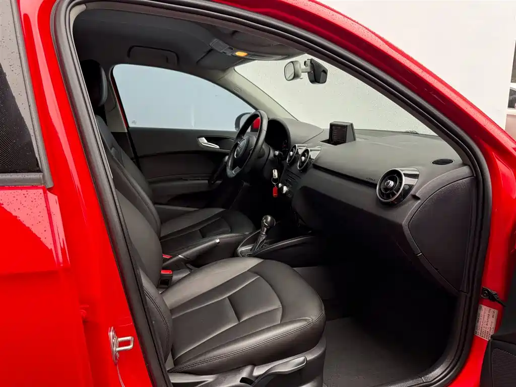 Audi A1 2014 30 TFSI Sportback Fashion фото 10