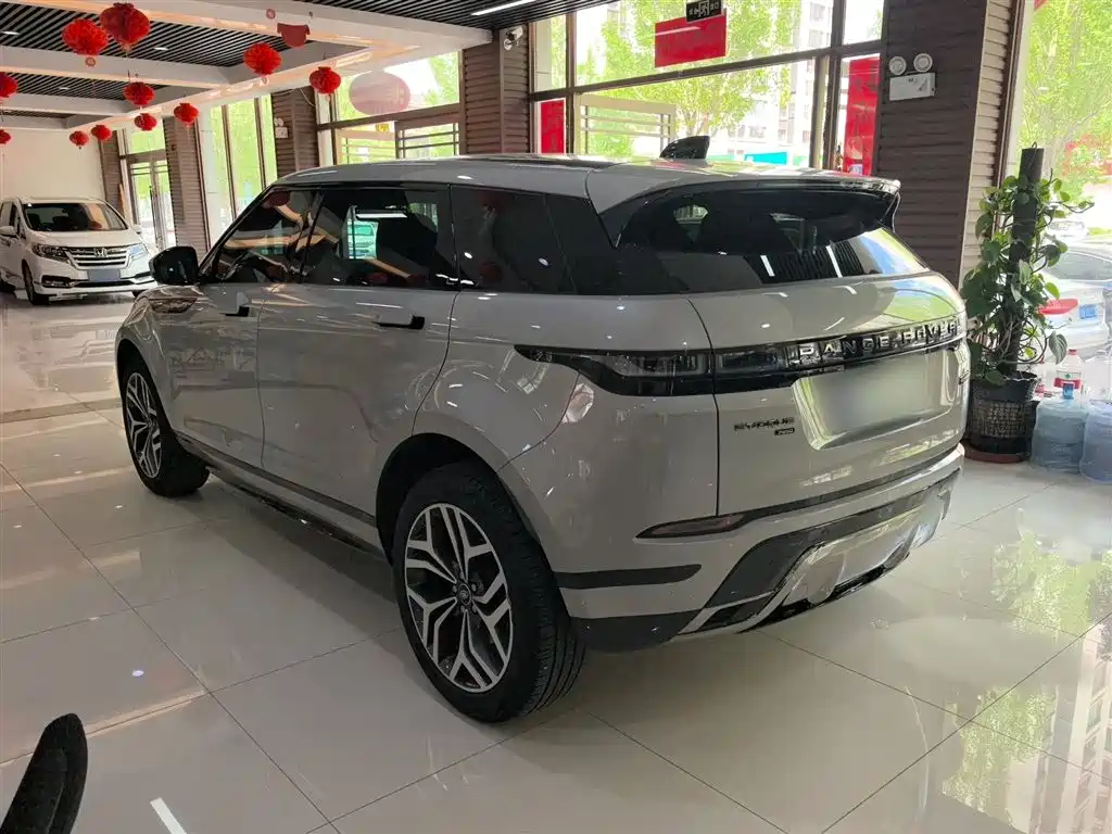 Land Rover Range Rover Evoque 2023 Range Rover Evoque L 249PS Luxury Edition фото 9