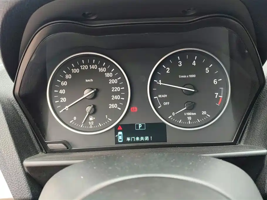 BMW 1 Series (Import) 2016 118i Leading фото 14