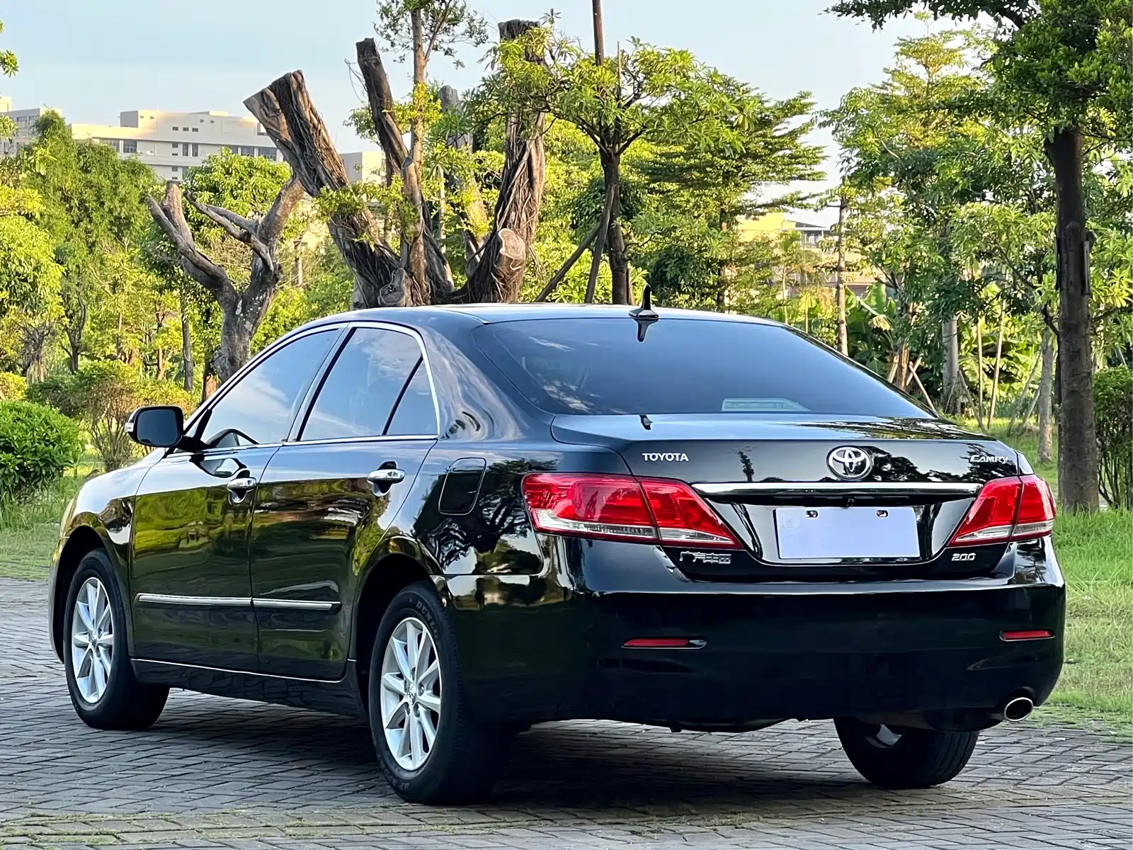 Photo 4 - Toyota Camry
