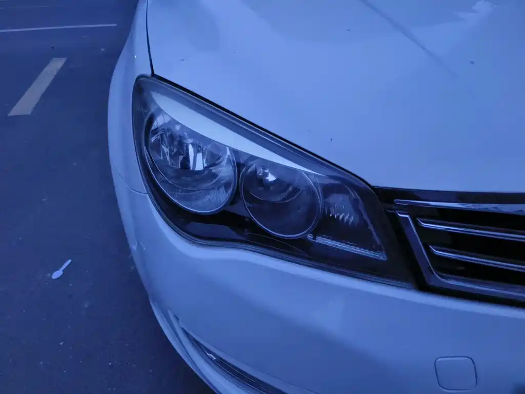 Roewe 350 2015 2015 Model 1.5L Automatic Premium Edition