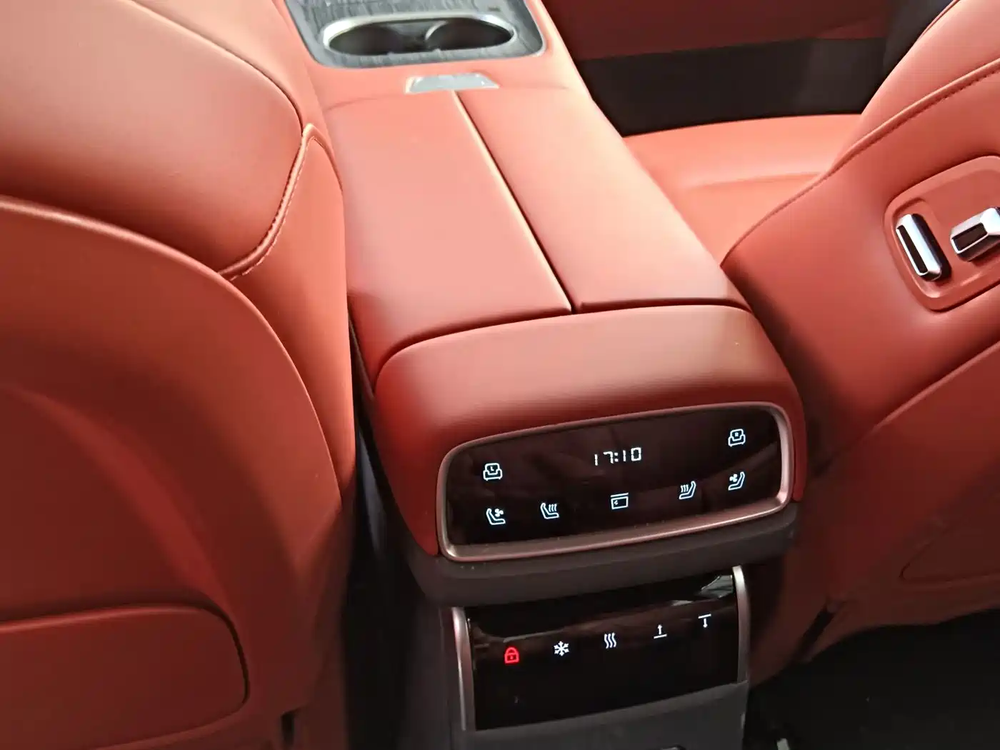 Dongfeng Yipai eπ008 2025 2025 210Max Smart Drive Edition 6-seater