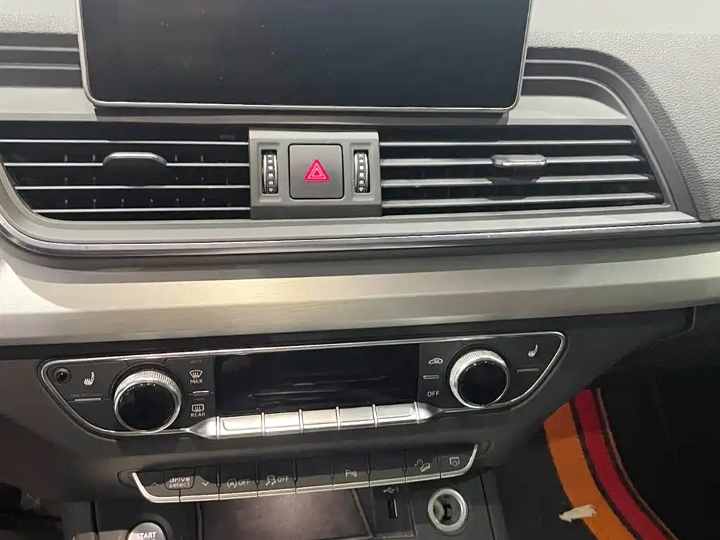 Audi Q5L 2020 40 TFSI Prestige Fashion фото 10